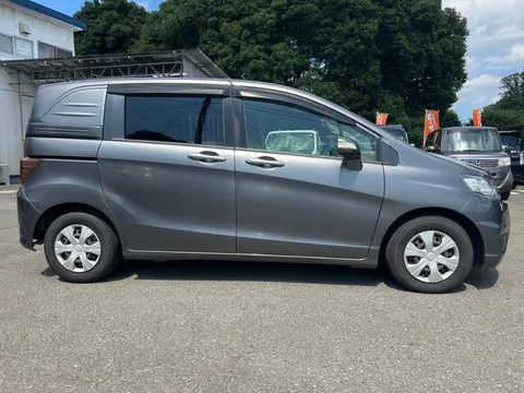 Honda Freed Spike