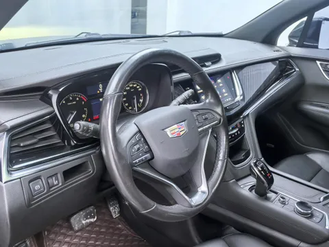 Cadillac XT6