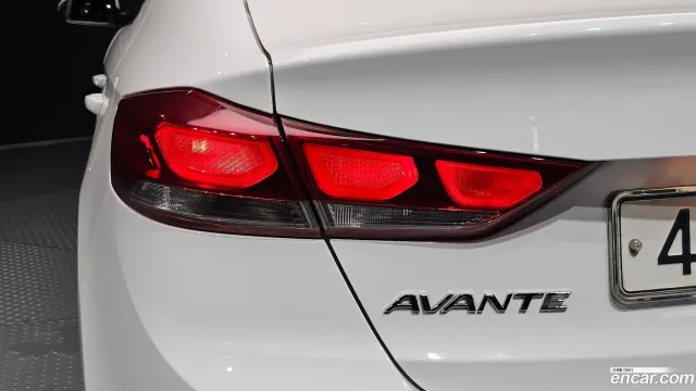 Hyundai Elantra (Avante)