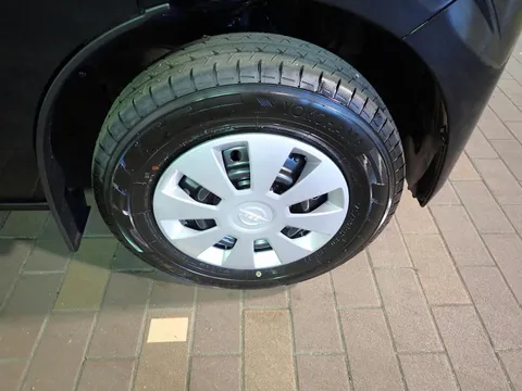 Nissan Clipper Van