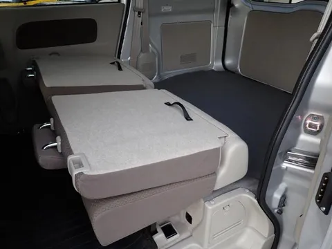 Nissan Clipper Van