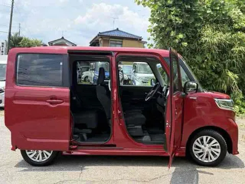 Suzuki Spacia Custom