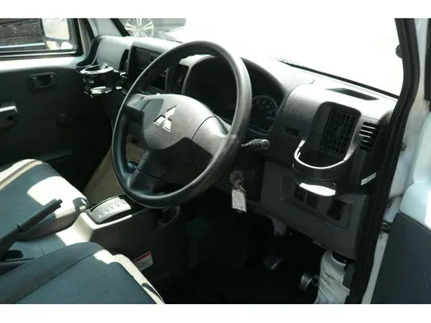 Mitsubishi Minicab Van