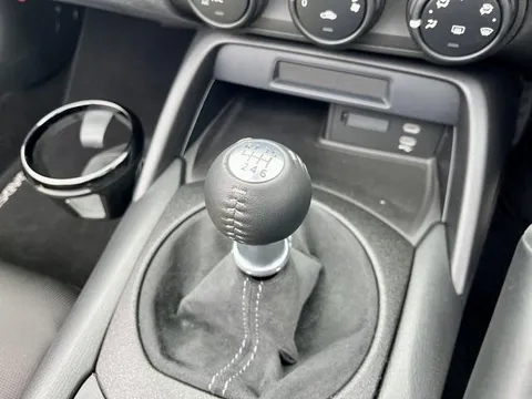 Mazda MX-5 (Roadster)