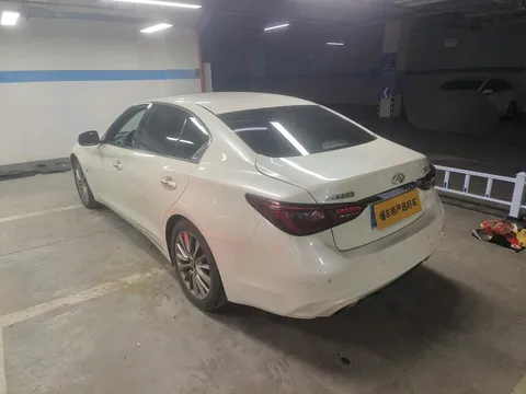 Infiniti Q50L