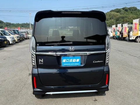 Honda N-BOX Custom