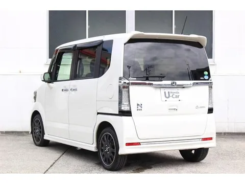 Honda N-BOX Custom