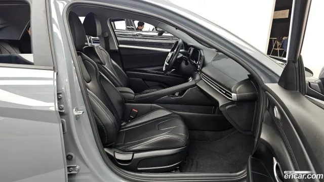 Hyundai Elantra (Avante)