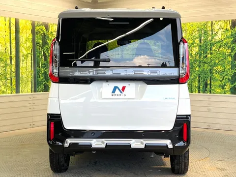 Mitsubishi Delica Mini
