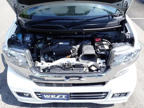 Honda N-BOX Custom