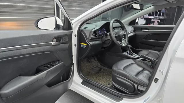 Hyundai Elantra (Avante)