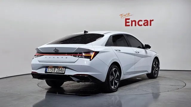 Hyundai Elantra (Avante)