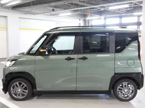 Mitsubishi Delica Mini