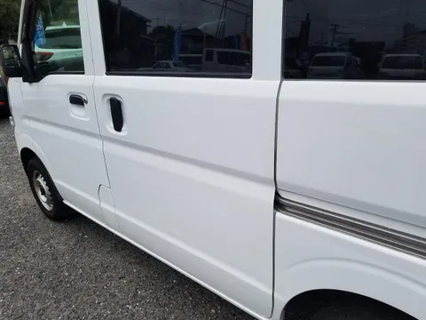 Mitsubishi Minicab Van