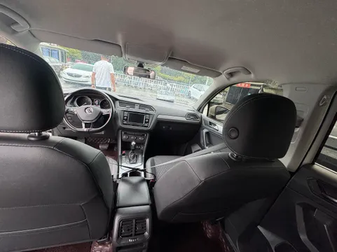 Volkswagen Tiguan L