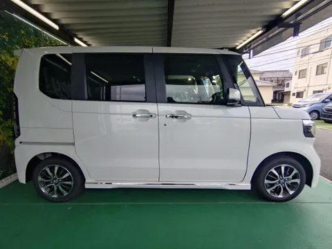 Honda N-BOX Custom