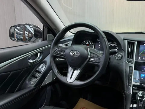 Infiniti Q50L