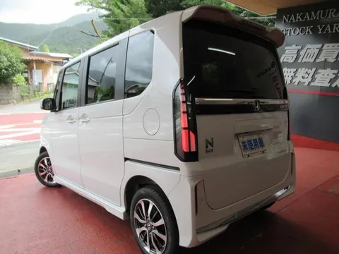 Honda N-BOX Custom