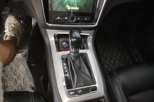 Roewe RX5