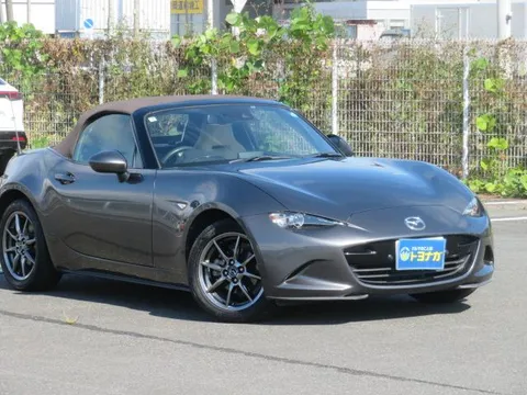 Mazda MX-5 (Roadster)
