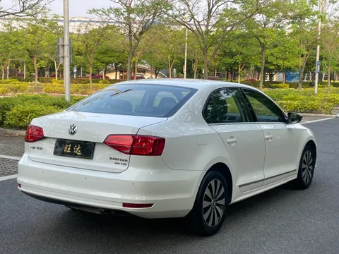 Volkswagen Sagitar