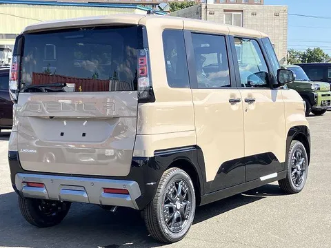 Mitsubishi Delica Mini