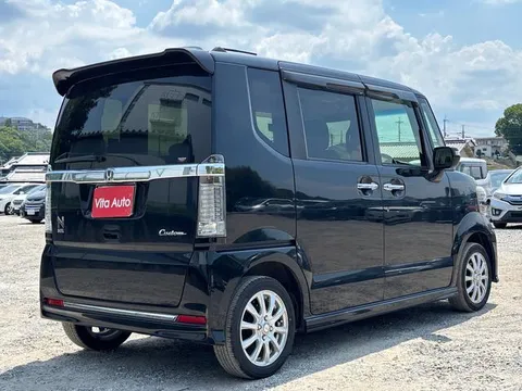 Honda N-BOX Custom