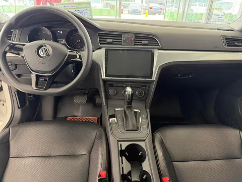 Volkswagen Lamando