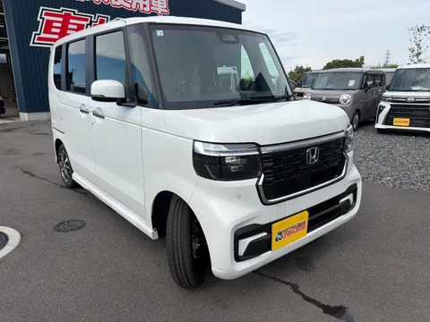 Honda N-BOX Custom