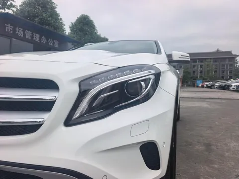 Mercedes-Benz Mercedes-Benz GLA