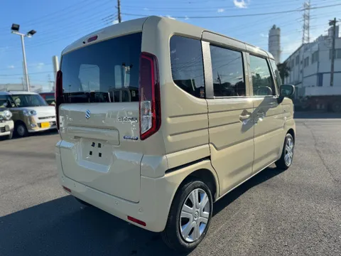 Suzuki Spacia
