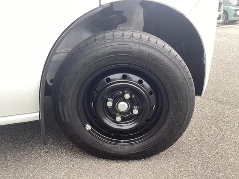 Nissan Clipper Van