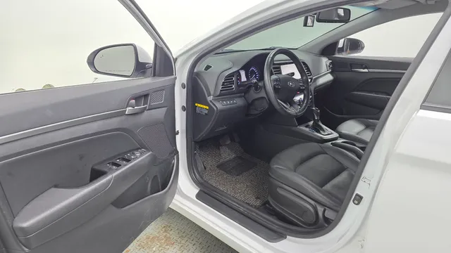 Hyundai Elantra (Avante)