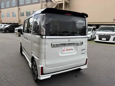 Suzuki Spacia Custom