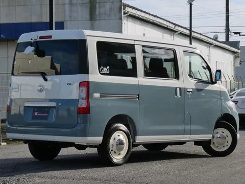 Toyota TownAce Van