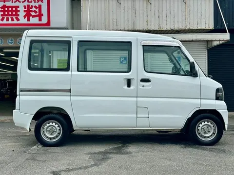 Mitsubishi Minicab Van