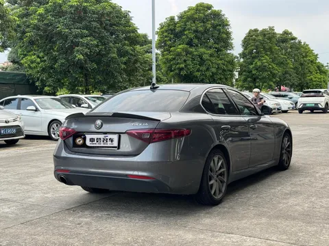 Alfa Romeo Giulia