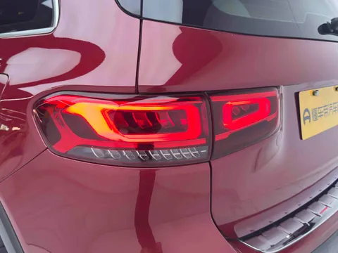 Mercedes-Benz Mercedes-Benz GLB