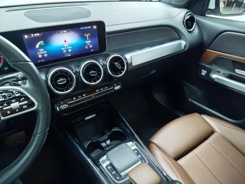 Mercedes-Benz Mercedes-Benz GLB