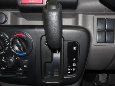 Mitsubishi Minicab Van
