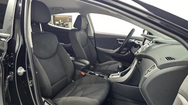 Hyundai Elantra (Avante)