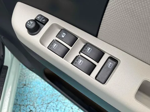 Daihatsu Mira Tocot