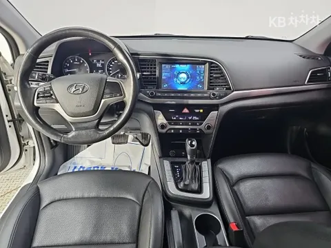 Hyundai Elantra (Avante)