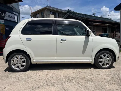 Daihatsu Mira Gino