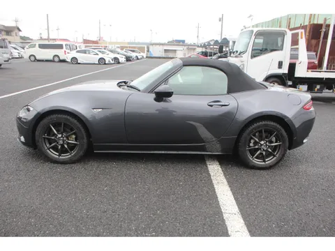 Mazda MX-5 (Roadster)
