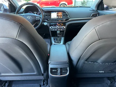 Hyundai Elantra (Avante)