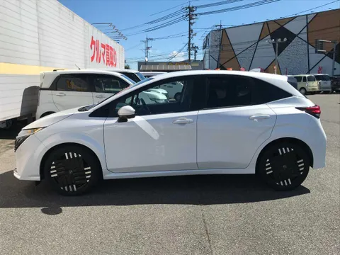 Nissan Note Aura