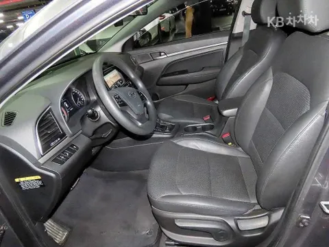 Hyundai Elantra (Avante)