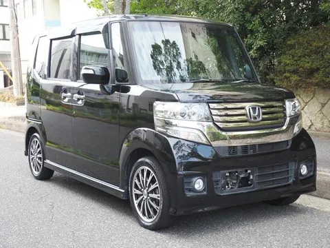 Honda N-BOX Custom