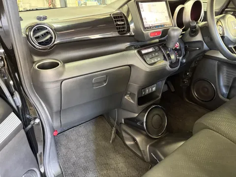 Honda N-BOX Slash